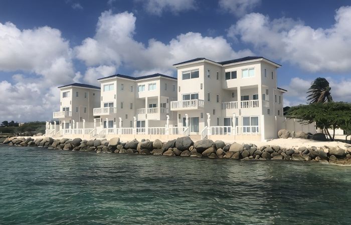 Luxurious Villa Fillipe 2  Beach Front, Sea View: Spacious, Private Pool & AC!