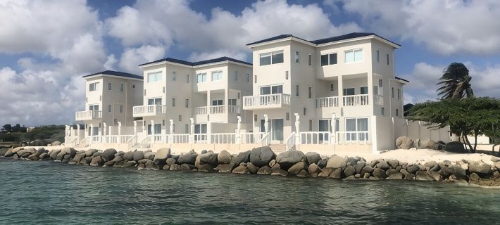 Luxurious Villa Fillipe 1  Beach Front , Sea View: Spacious, Private Pool & AC サヴァネータのホテル