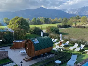 Relais Bella Rosina Pool & Spa