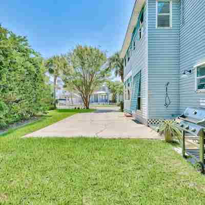 One & Only Features + Crystal Beach Desired Spot + Private Yard + Steps to Beach Hotel Exterior