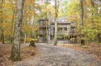 Blue Ridge Mt Retreat Steps Off the Appalachian Trail in Wintergreen Resort - Pools