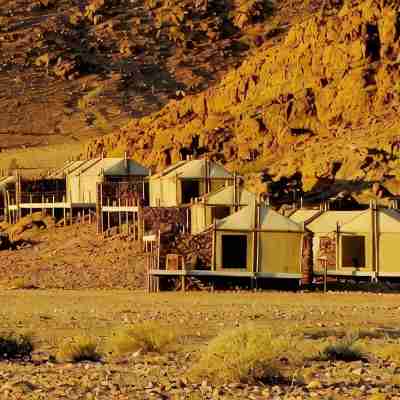 The Elegant Desert Camp Hotel Exterior