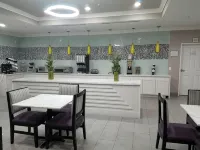 La Quinta Inn & Suites by Wyndham Houston - Magnolia - breakfast