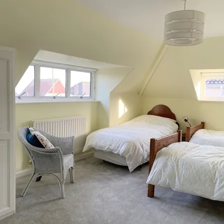 Lovely seaside chalet with just a 2 minute walk to the beach!