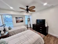Paradise awaits! Heated pool, huge lanai, outdoor oasis close to downtown Naples - บังกะโล
