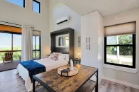 Brand New! Lofted Lookout - gorgeous views near Turner Falls