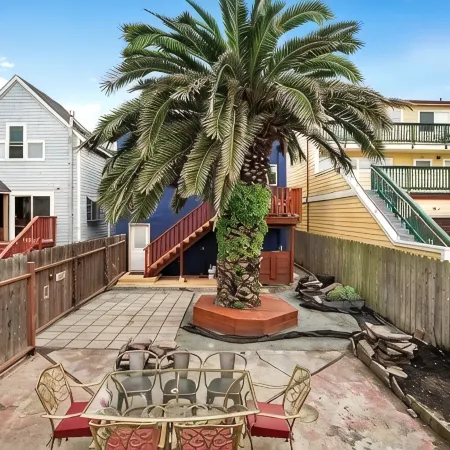 Coast PalmTree Yard 2BR Block from Beach