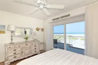 Beautiful, Gulf-Front Home on Bean Point--Halcyon House - Wi-Fi