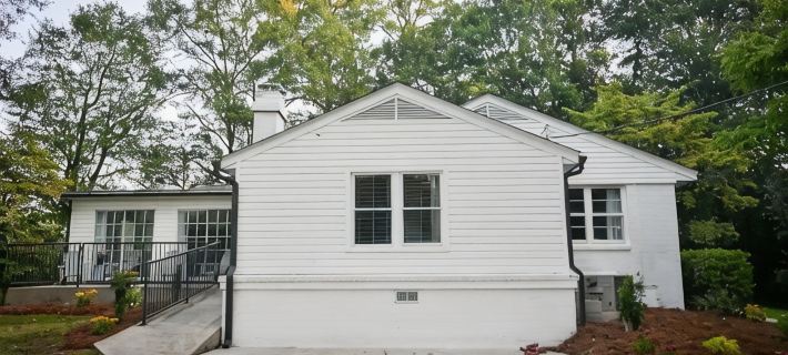 Spacious, Town Square, Theatre Room! 4 bed / 2 bath Private Home on town square Hotels in Covington