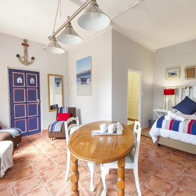 @Abelia Guest House Hotels near Somerset Value Mart