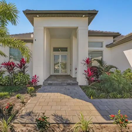 Charming 4-bedroom villa with AC &Heated Saltwater Pool in peaceful Cape Coral