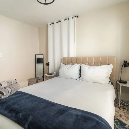 Spacious 3BR - Walk to Downtown Salem, Game Room!<br>