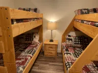 Newly remodeled Girdwood condo, steps from the ski slopes - 3-Star