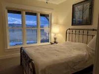 Modern Dog Friendly Paradise Valley Home near Yellowstone NP & Chico Hot Springs - 4-Star