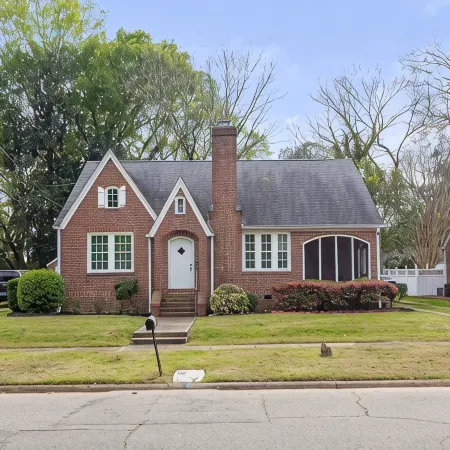 Auburn Game Day Retreat • 2Br Home • Sleeps 4 • Near Downtown Opelika