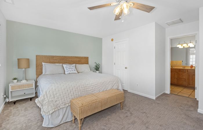 4 BR/4.5 BA luxury townhome in Bear Trap Dunes 2 min walk to all amenities
