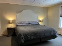Cozy 2-Bedroom Upstairs Apartment in  Paradise - 홈스테이