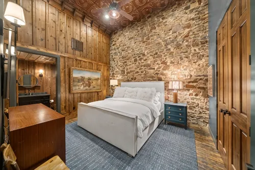THE URBAN COWBOY | Historic loft meets the spirit of the cowboy - Wifi