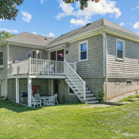 Ocean Views, Walk to Beach, Central AC, 4 Car Off Street Parking