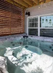 Hilltop Haven: Lakeview, Indoor & Outdoor Pool, Hot Tub, Pickleball & Basketball - 4 stelle