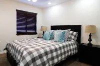Ski In - Complete Renovation - Premier Luxury Giant Steps Condo - First Floor - Wi-Fi