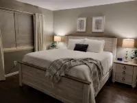 WOW!  Walk in with indoor pool and hot tub in the heart of Branson! - Private Pools