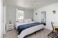 "The Hay Loft" - Hot Tub - Game Room - Fire Pit - Office - Family FUN - Bungalows