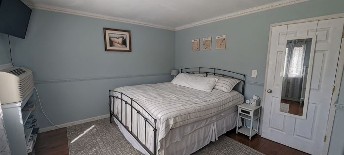 Quaint, quiet condo minutes from Lake Geneva Hotels in Geneva