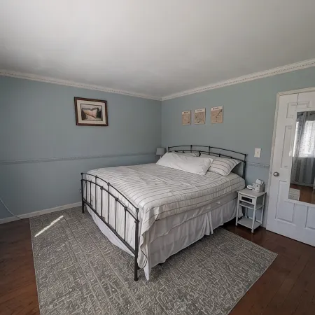 Quaint, quiet condo minutes from Lake Geneva