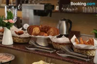 Royal Stone Houses - Goreme - breakfast