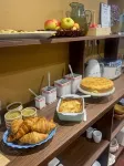Louis Hotel - breakfast