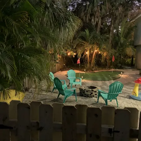 Unwind at Our Beautifull Dog Friendly Beach with Private Access!