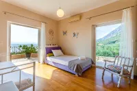 Sunset Paradise - Verga's Ultimate Seaview Getaway - 2つ星