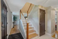 Comfy and cozy 4-bedroom minutes to SU, Hospitals, and downtown Syracuse - 3-Star