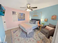 The Gulfport Muse-Artistic Getaway-Walk to Beach- Firepit! - 4-نجوم