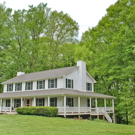 Restful Rustic Farmhouse on Lake Cumberland