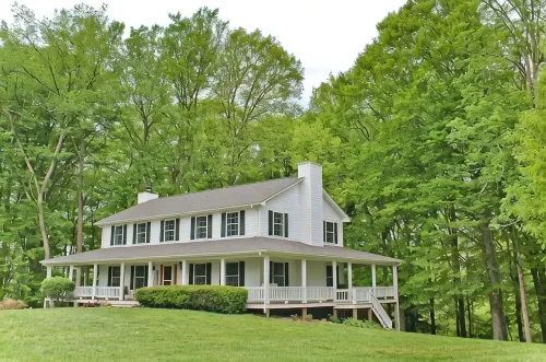 Restful Rustic Farmhouse on Lake Cumberland - 3-Star