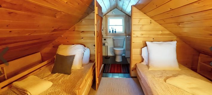 Lakefront home on Moosehead Lake: Your family-owned, 3-level retreat awaits! Hoteles en Condado de Piscataquis