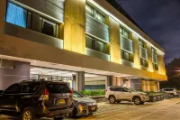 Hotel Pance 122 Wellness Spa - موقف سيارات