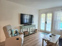 Cute coastal cottage close to beach and downtown nightlife. - Gym