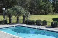 Landmark Inn - parking