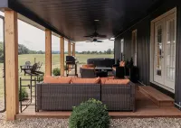 Red Hill Farm's Newly Renovated "Bunkhouse" with Hot tub and Gameroom - 3-Star