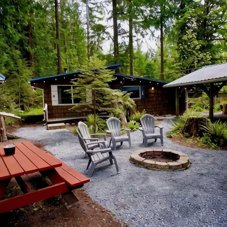 Rustic Cabin, Nestled in the Trees, Less Than a Mile to Mt. Rainier Entrance.