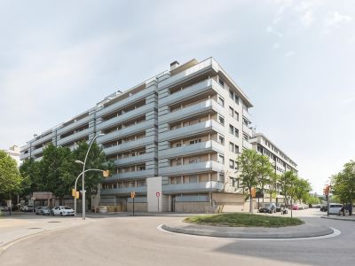 Port Forum Apartments by Olala Homes