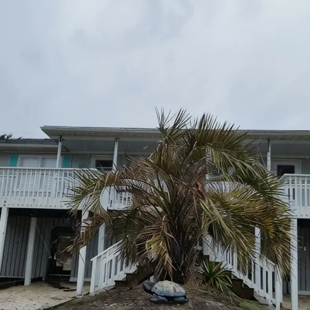 Prime Location 2nd row!!! Beautiful beach views from the deck!!