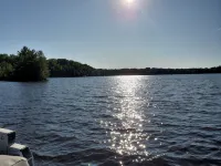 Lakefront Large Lodge in quiet bay~ Pontoon Rental Available - Wifi