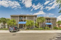 Walk to Florabama from Renovated Ground Floor 2Bd-2Ba w/ Pickleball, Boat Slips - Beach