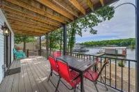 Lakefront House w/ Private Dock in a Protected Cove -Swim, Kayak, Fish!  MM20 - 2-Star