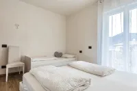 Residence "La Pergola" central area, garden, swimming pool, parking - Homestays