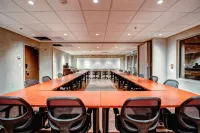Home Inn & Suites Yorkton - Bãi đậu xe